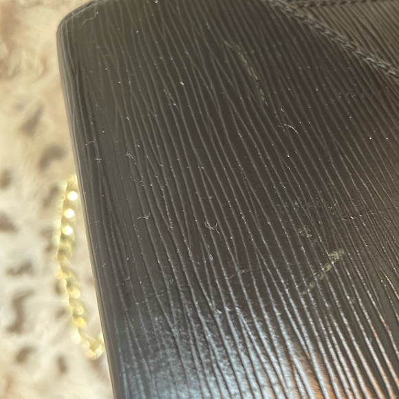 #20 LOUIS VUITTON EPI LEATHER CLUTCH/CROSSBODY BAG - Picture 8 of 15